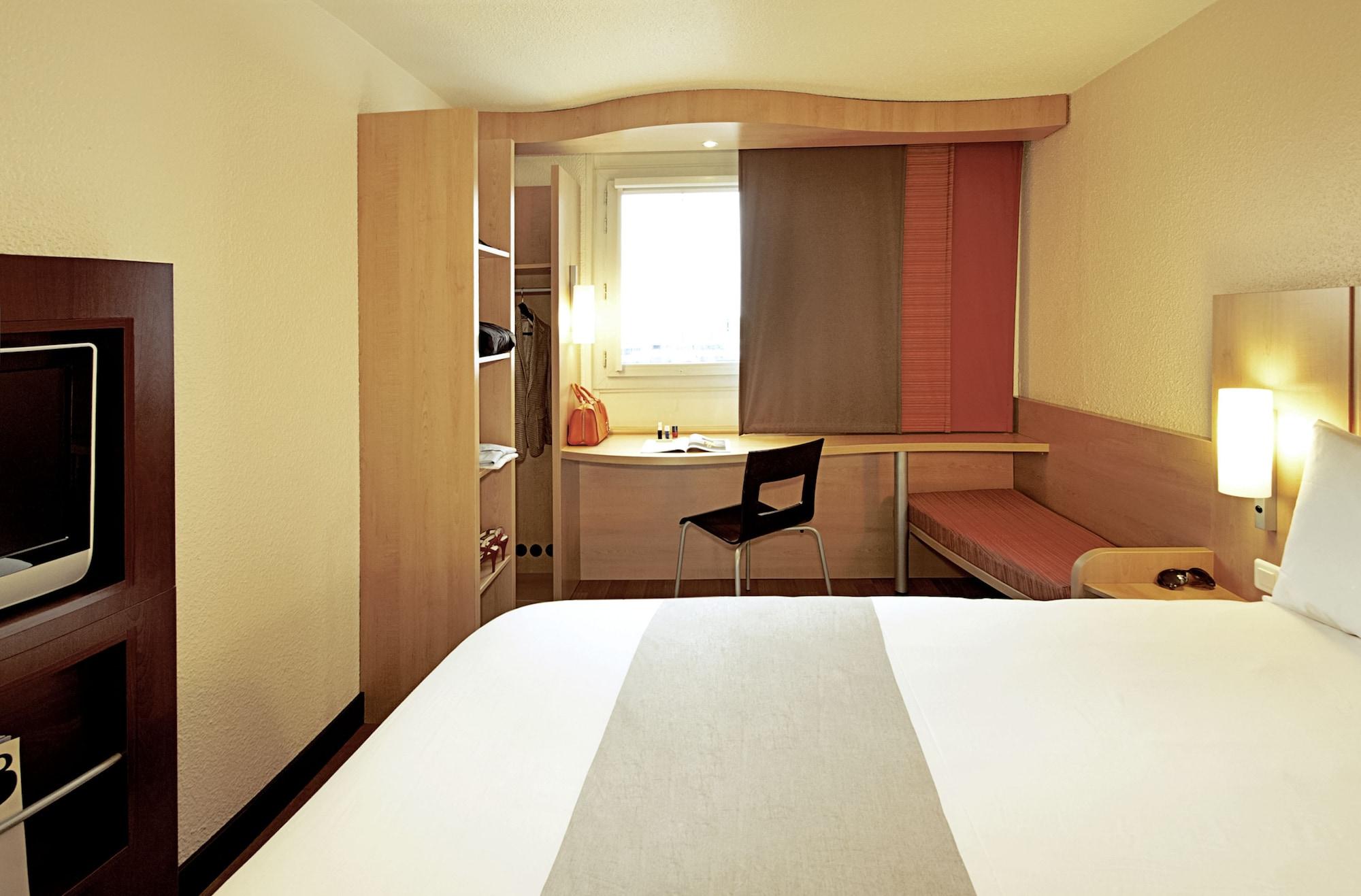 ibis Paris Porte D'Orleans Montrouge Buitenkant foto