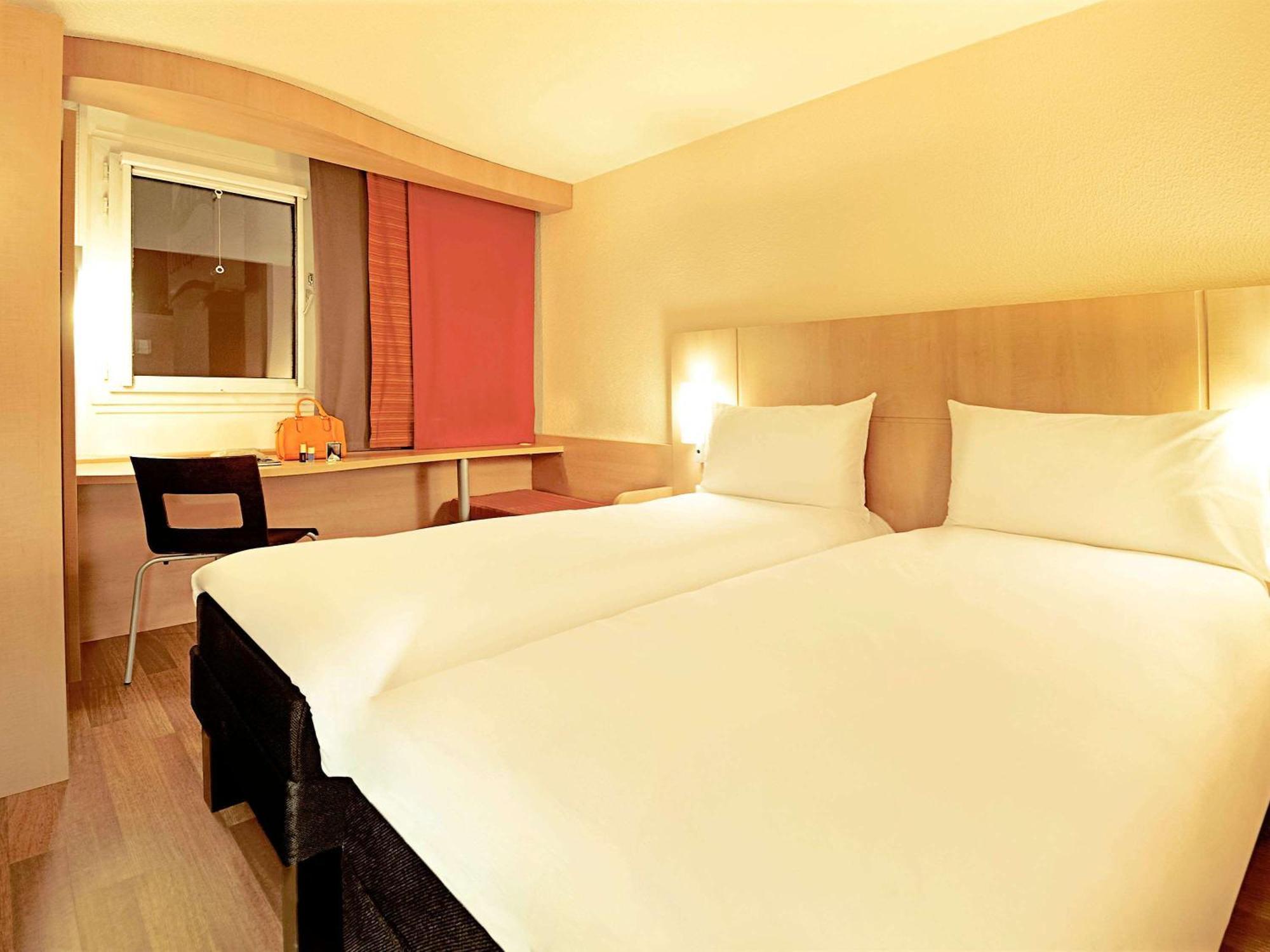 ibis Paris Porte D'Orleans Montrouge Buitenkant foto