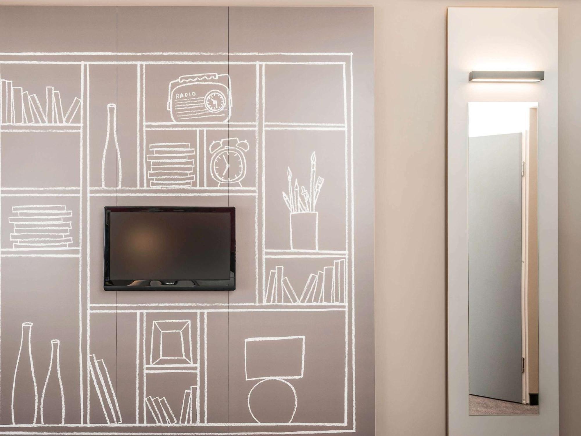 ibis Paris Porte D'Orleans Montrouge Buitenkant foto