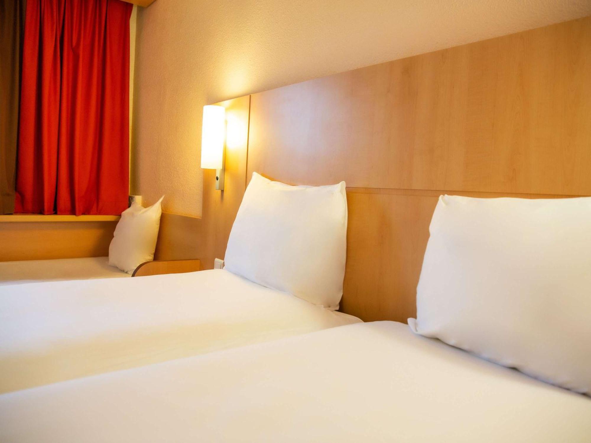 ibis Paris Porte D'Orleans Montrouge Buitenkant foto