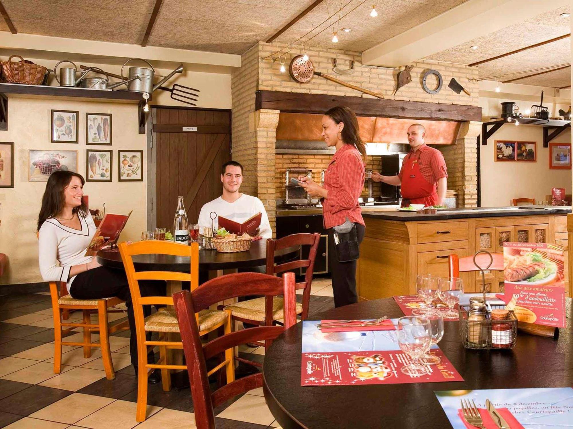 ibis Paris Porte D'Orleans Montrouge Buitenkant foto