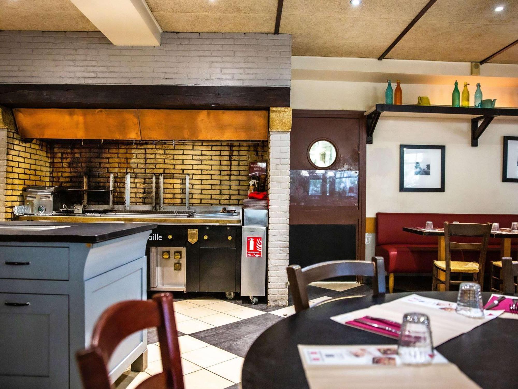 ibis Paris Porte D'Orleans Montrouge Buitenkant foto