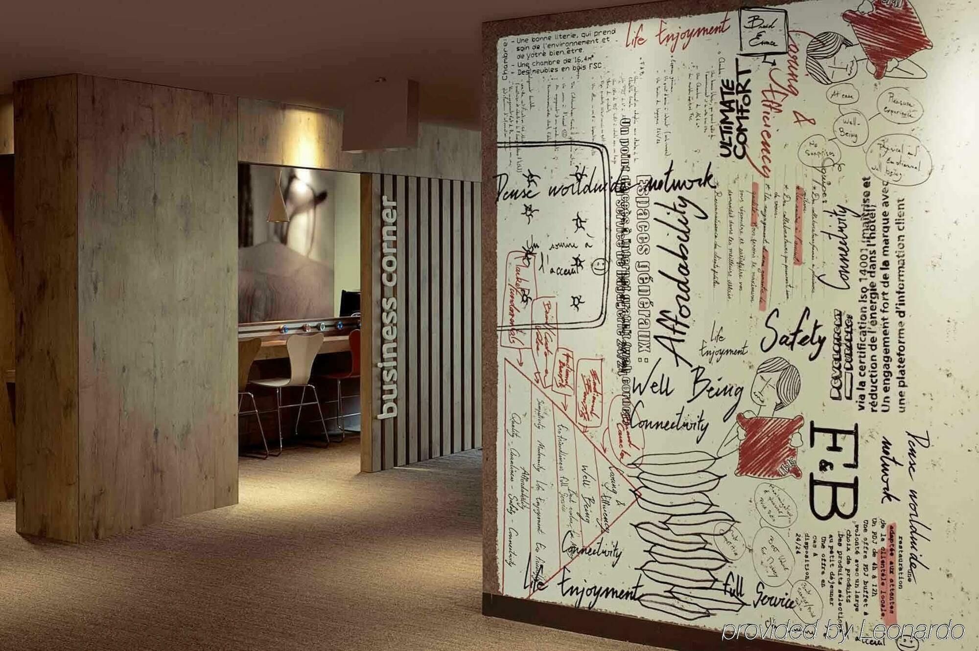ibis Paris Porte D'Orleans Montrouge Buitenkant foto